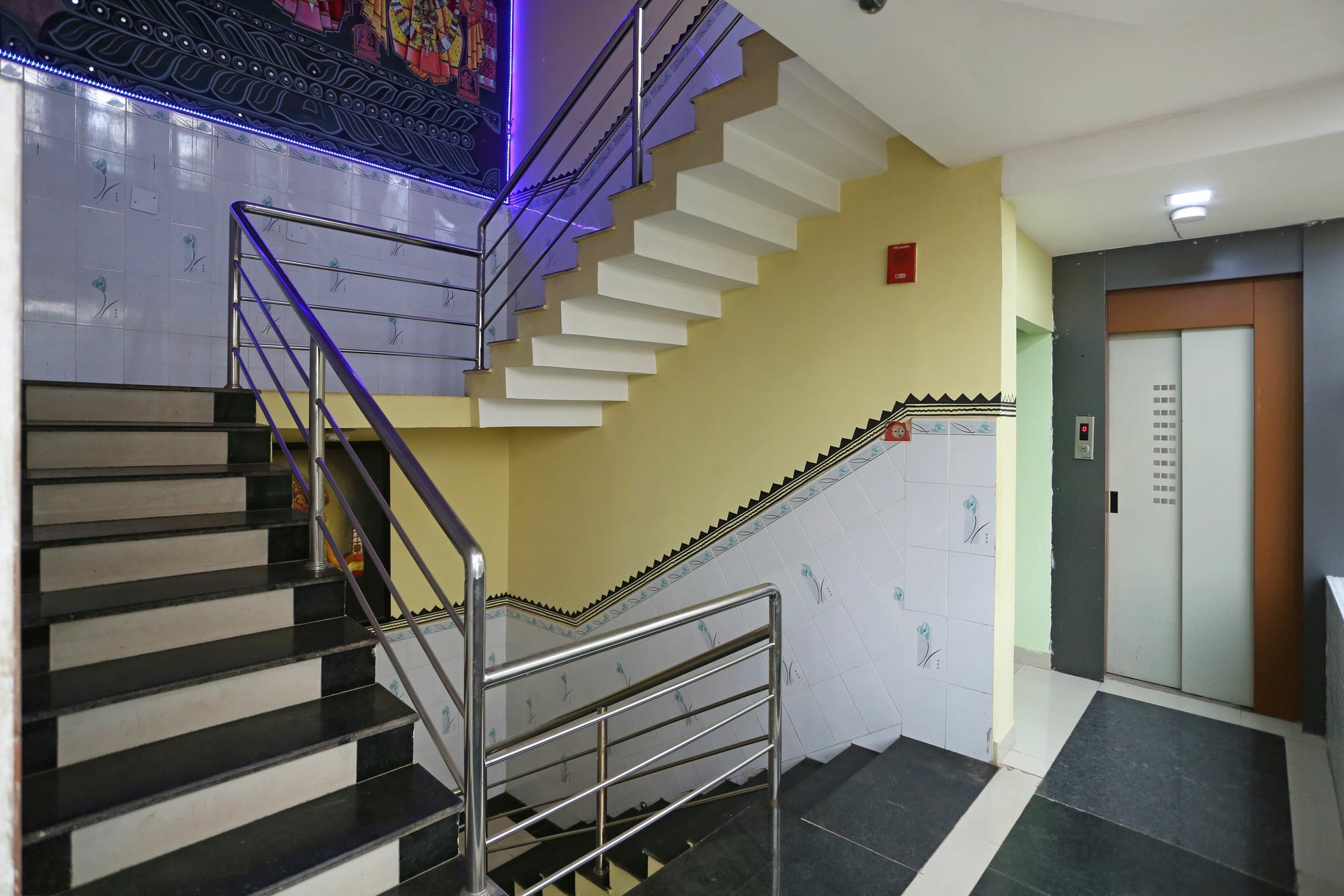 Oyo 4526 Jaydev Vihar Ξενοδοχείο Μπουμπάνεσβαρ Εξωτερικό φωτογραφία